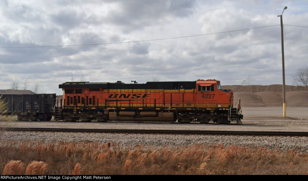 BNSF 4227